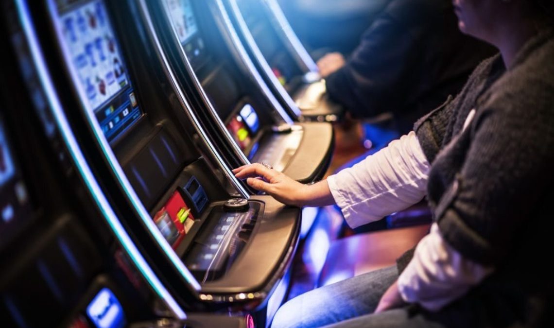 Playing online slot tournaments – How to enter and win?