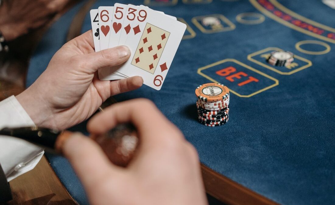 How Cross-Platform Technology Is Shaping the Future of Card Games